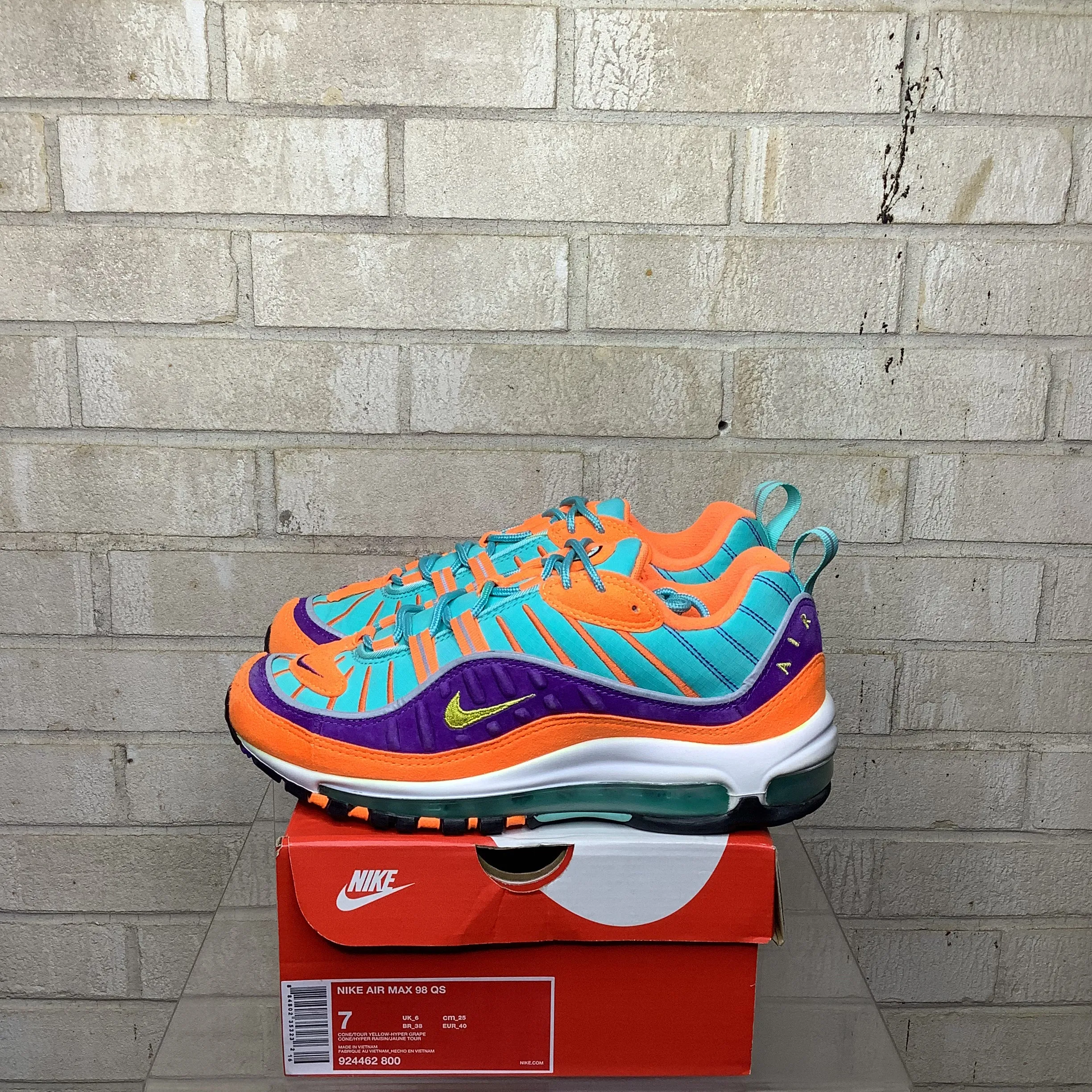 NIKE AIR MAX 98 CONE SIZE 7 924462-800