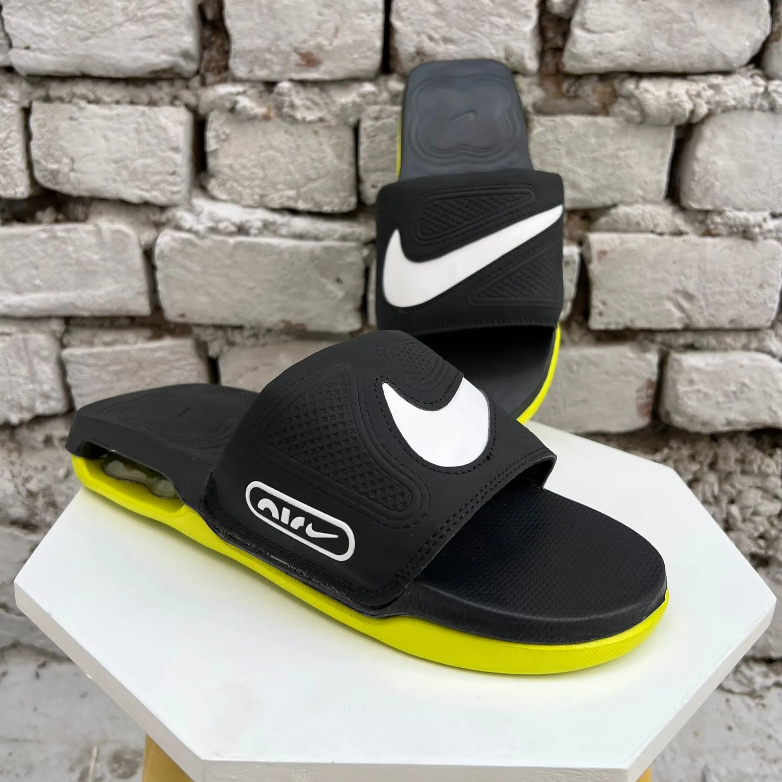 Nike Air Max Cirro Slides (Black-Neon)