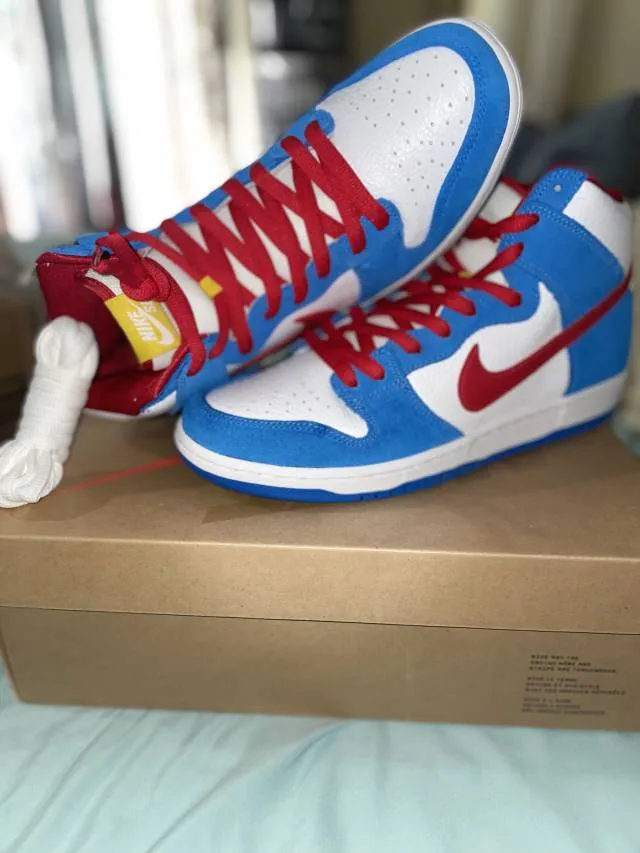 Nike doraemon sb dunk high