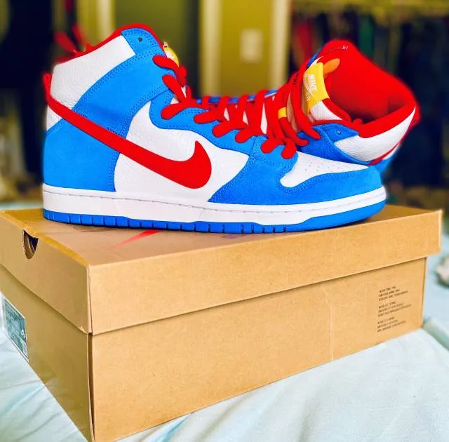 Nike doraemon sb dunk high