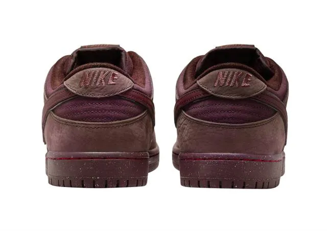 Nike sb dunk low city of love burgundy crush