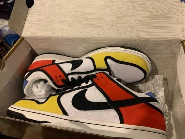 Nike sb dunk low (mondrian) extremely rare