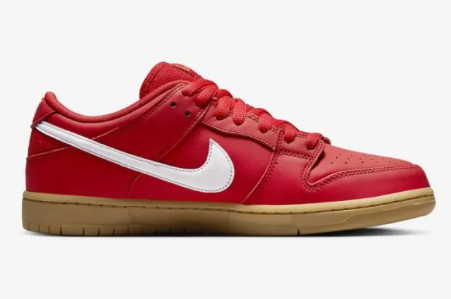 Nike sb dunk low university red