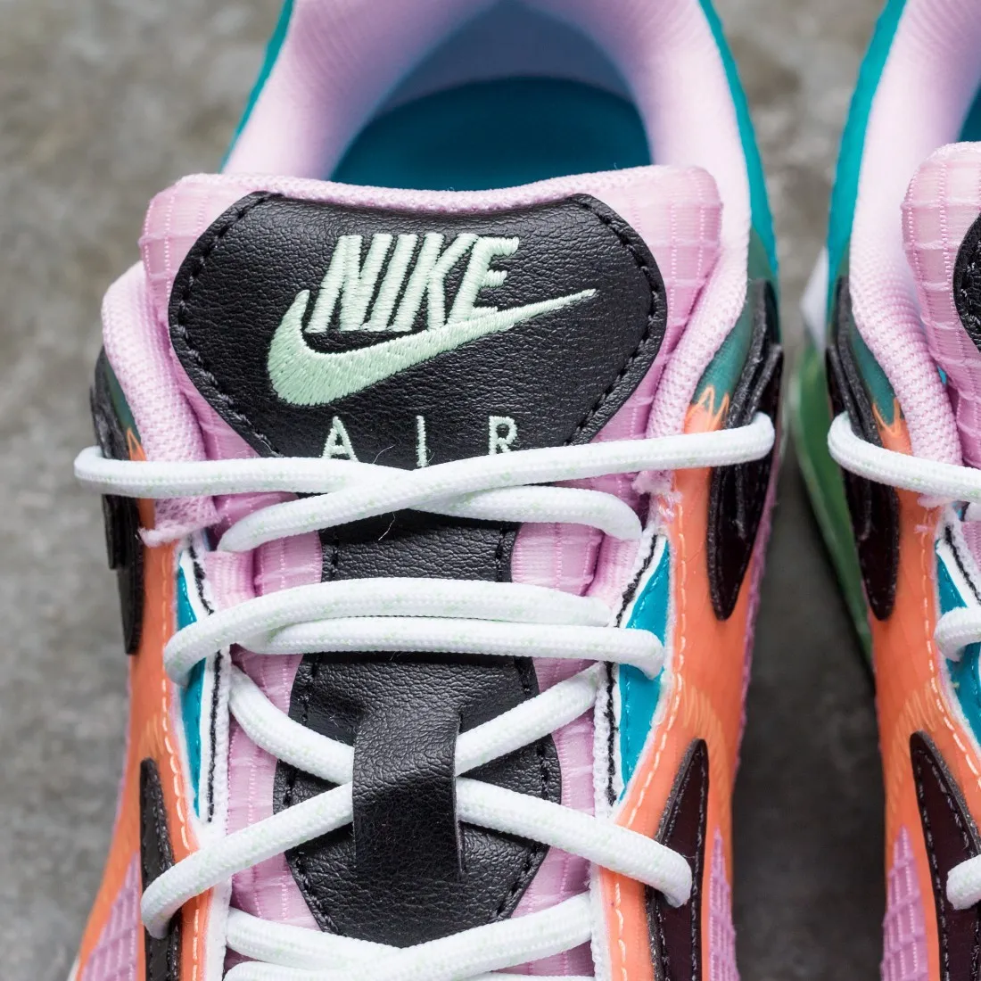 Nike Women Air Max 200 Se (lt arctic pink / black-orange pulse-white)