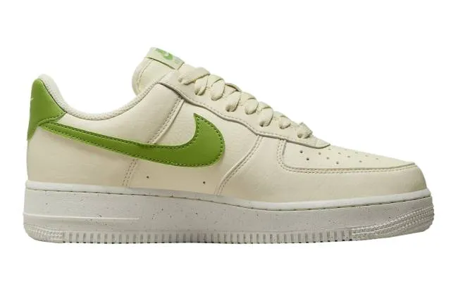 Nike women's air force 1 '07 se (coconut milk chlorophyll/ coconut milk/ chlorophyll/ sail/ volt/ black) sizes 5-12 dv3808-102