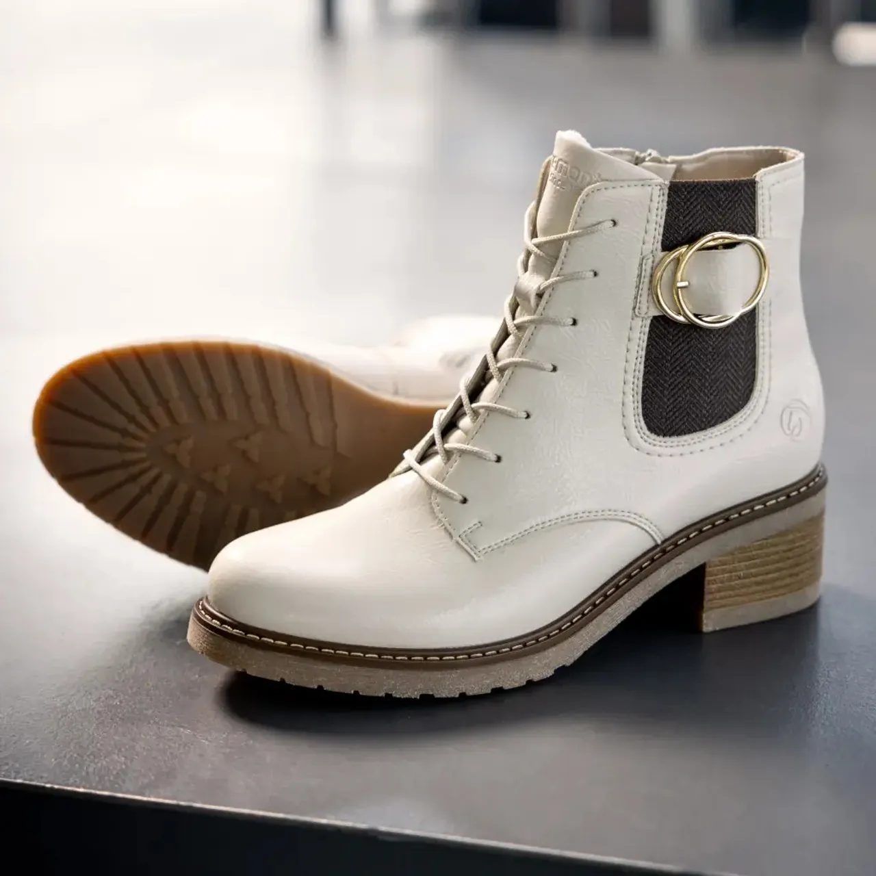 Remonte D1A72-80 Off White Patent Ankle Boot