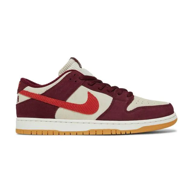 Skate like a girl x nike dunk low sb (summit white/ barely rose/ university red/ coconut milk/ black