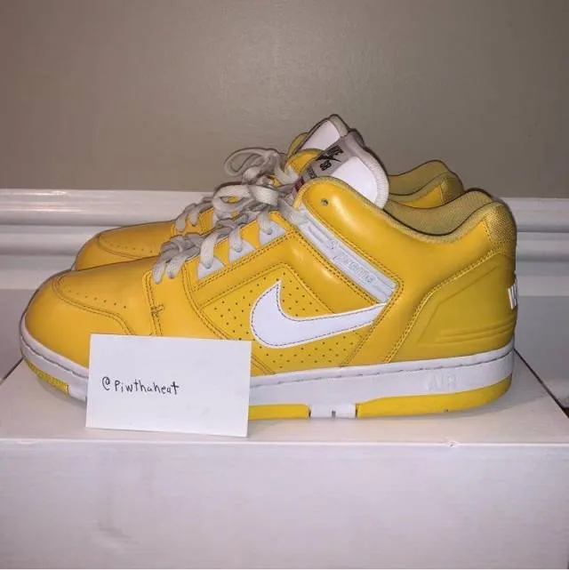 Supreme x nike sb air force 2 varsity maize