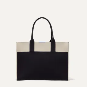 The Classic Tote in Luna