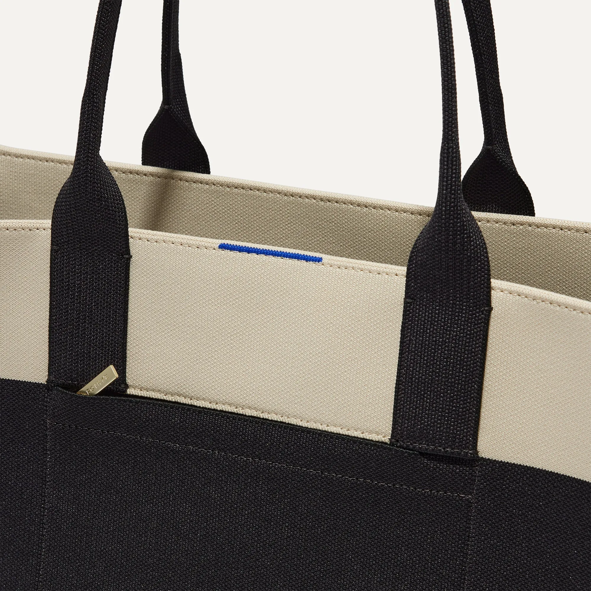 The Classic Tote in Luna