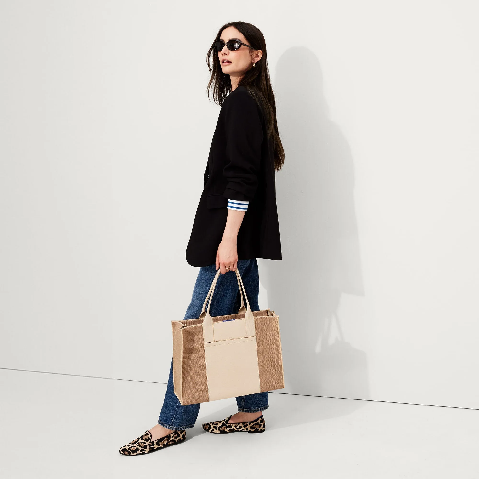 The Classic Tote in Soft Sesame