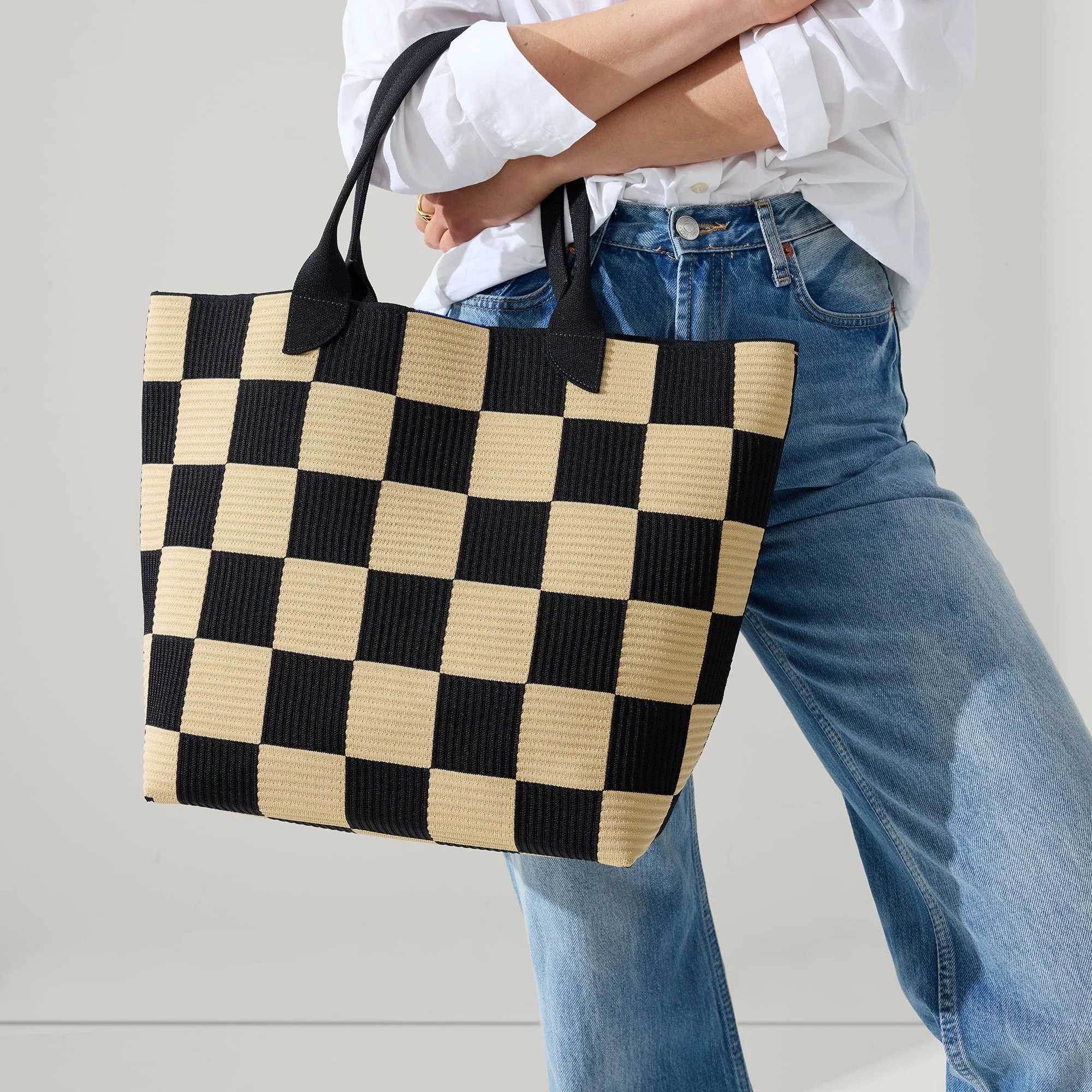 The Lightweight Tote in Checker Classic