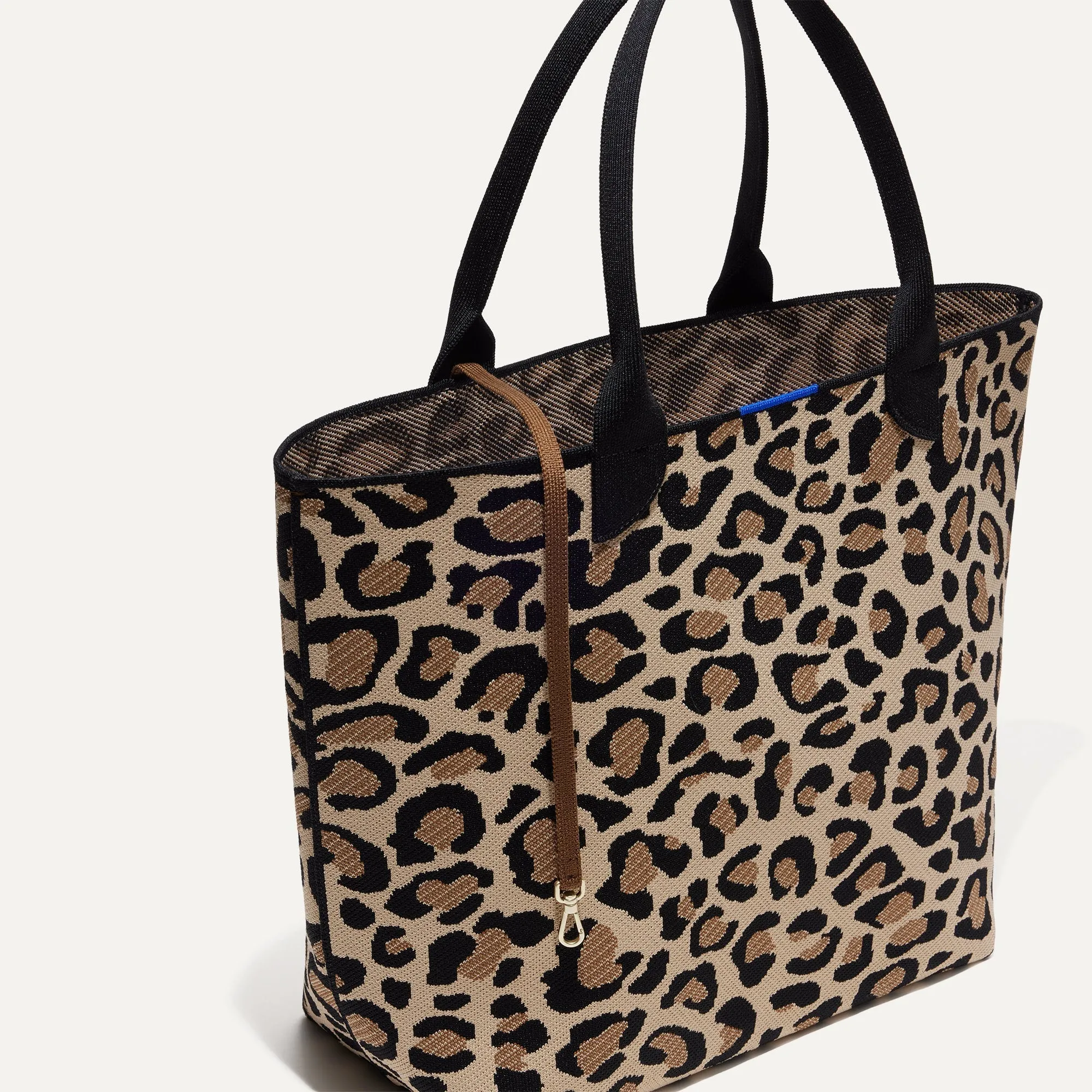 The Lightweight Tote in Desert Cat