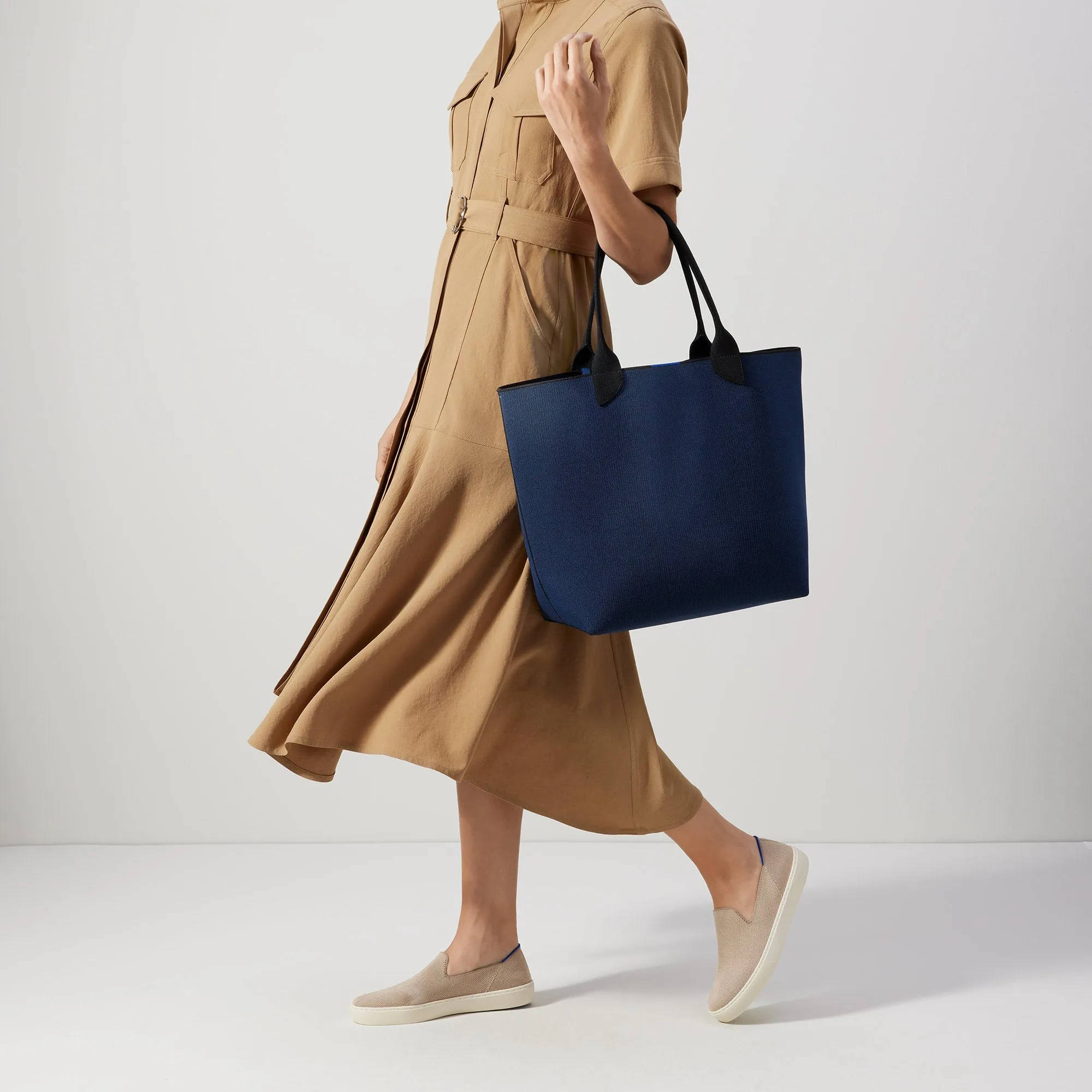 The Lightweight Tote in Sapphire and Onyx