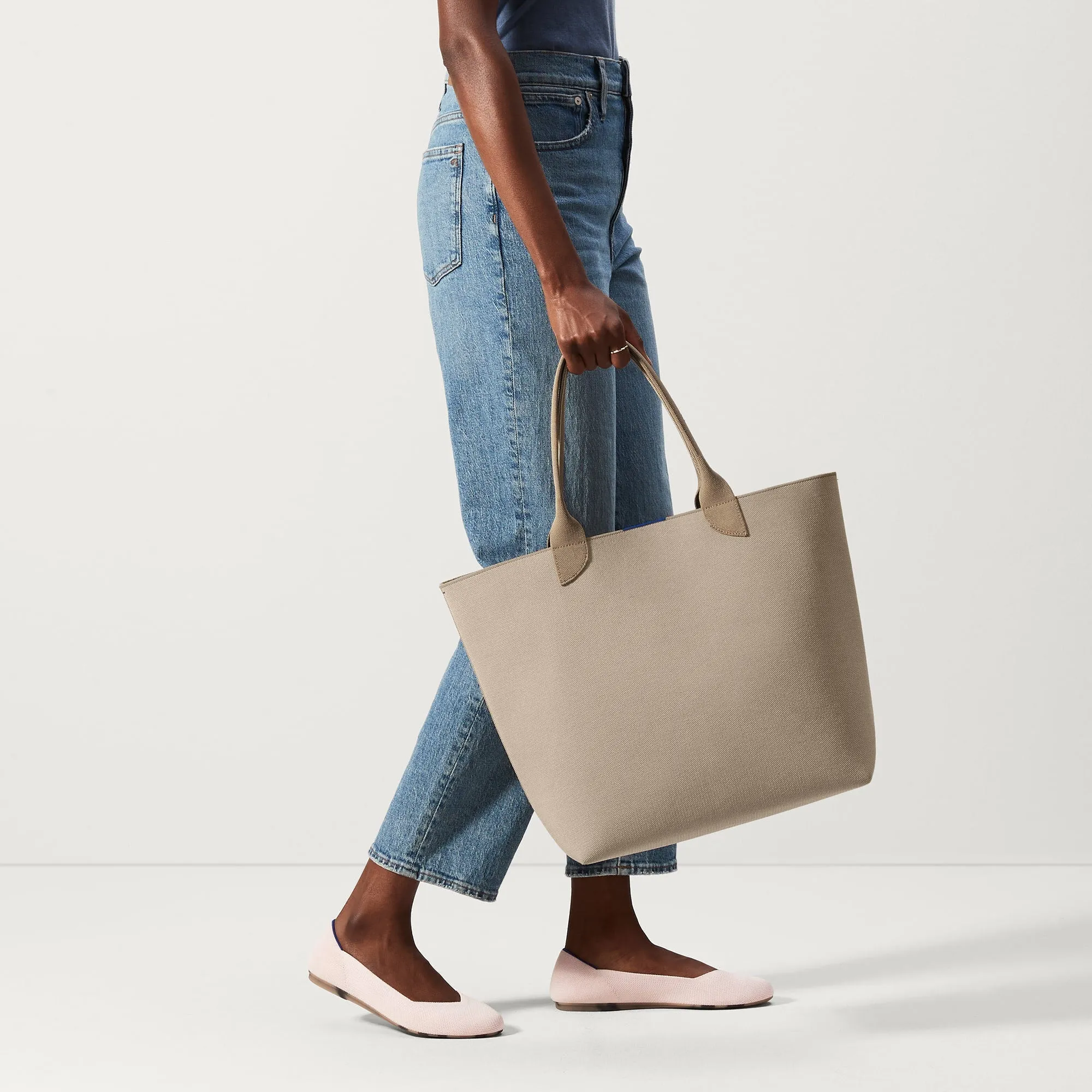 The Lightweight Tote in Soft Sesame