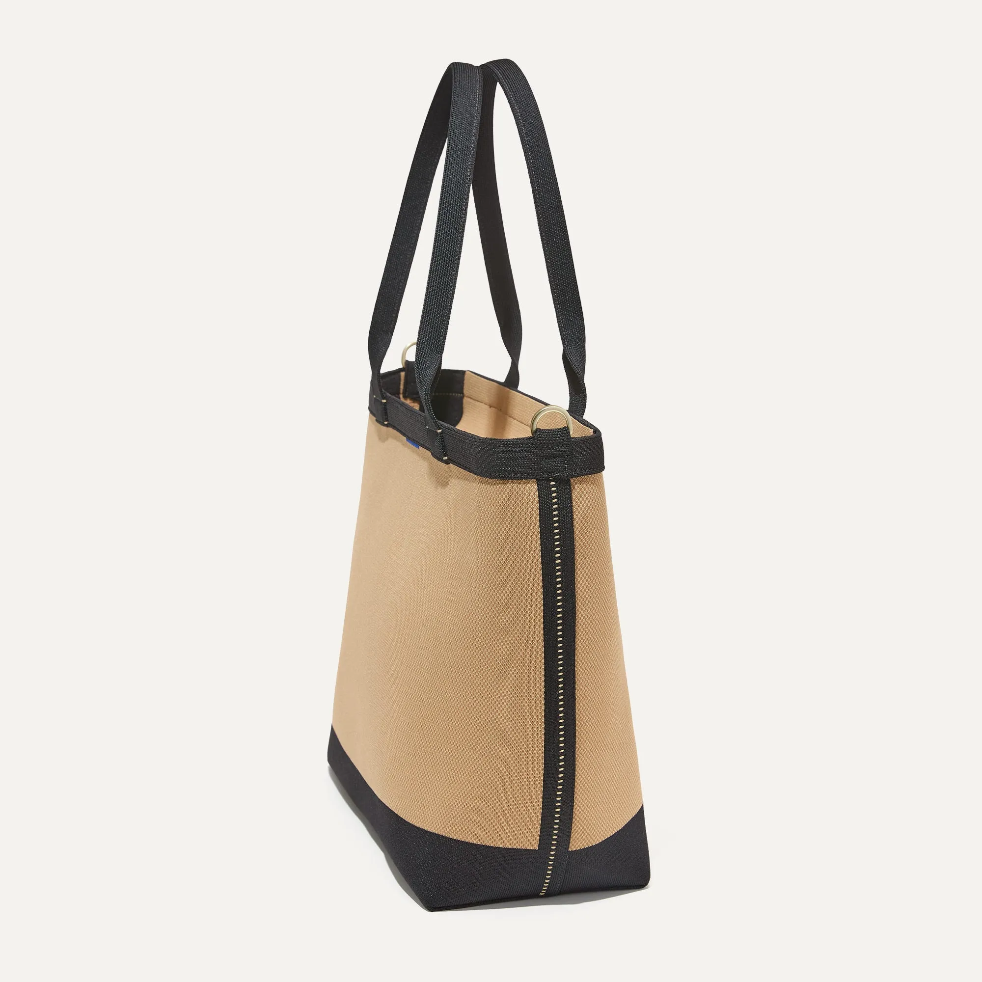 The Lightweight Zip Tote in Shortbread