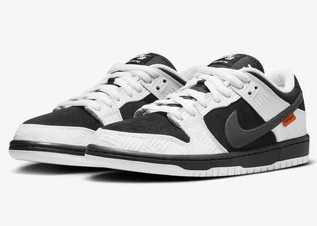 Tightbooth x nike sb dunk low