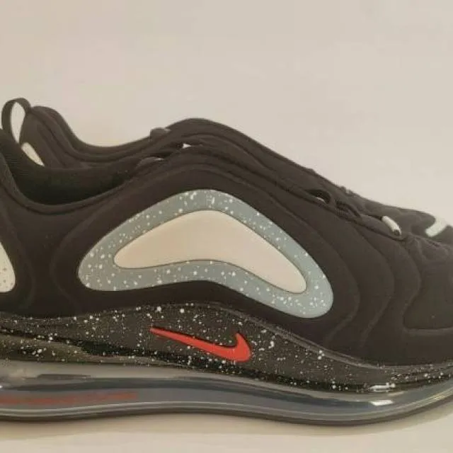 Undercover x nike air max 720 black