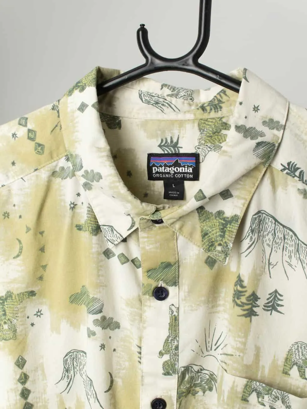 Vintage Patagonia short sleeve shirt, mixed green forest print with bears  – Medium / Large