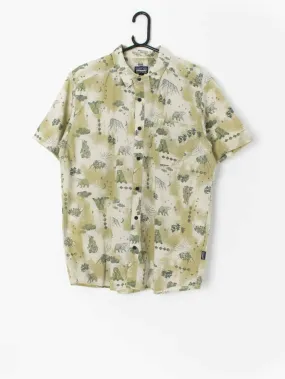 Vintage Patagonia short sleeve shirt, mixed green forest print with bears  – Medium / Large